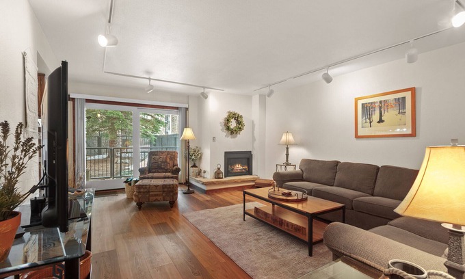 Dillon Condo | Central location to all that Dillon has to offer! Beautiful 3BR Condo close too