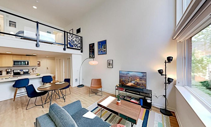 Wallingford Apartment | Central Loft