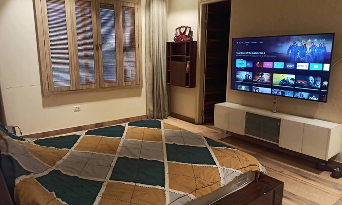 Ashok Nagar House | Central park view gem