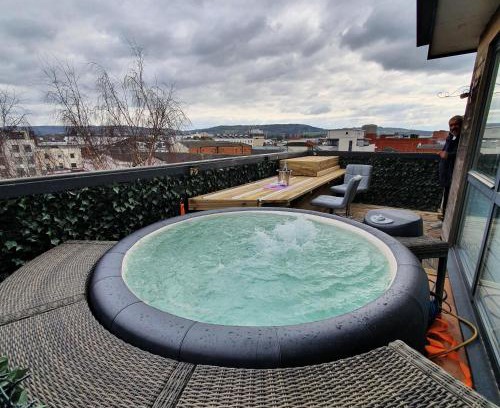 Cheltenham Apartment | Central Penthouse with Hot Tub & Views 24 Cheltenham
