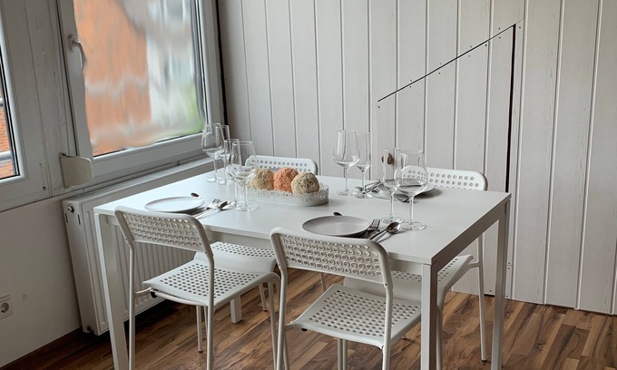 Siegburg Apartment | Central & Quiet in Siegburg (Near HBF / Near Central Station: Siegburg / Bonn)