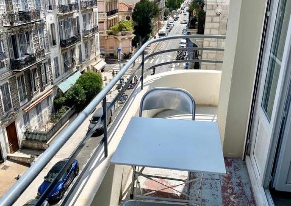 Thiers Apartment | Central Rossini Flat with Balcony