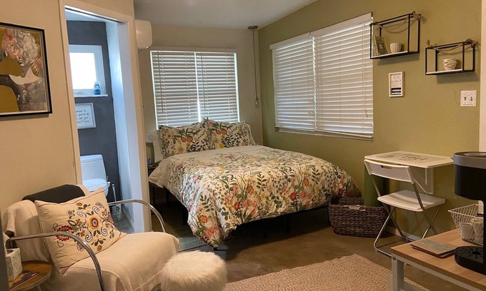 Catalina Vista Apartment | Central Saguaro Studio - Private Guest Suite near U of A!