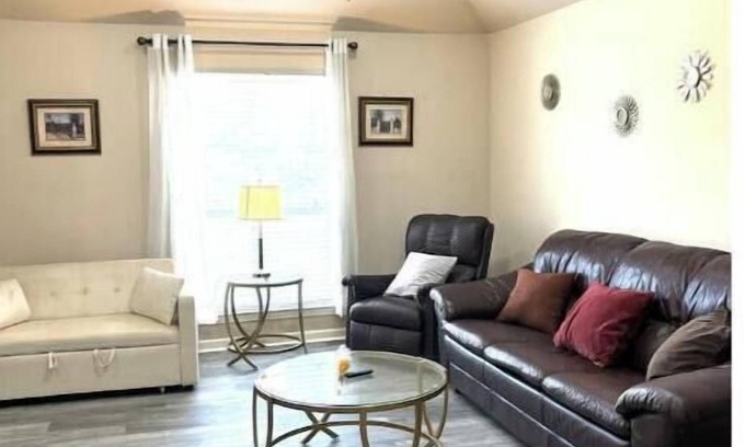 Gonzales House | Central Spacious convenient I-10