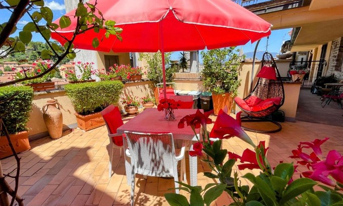 Spoleto Apartment | Central Spoleto apartment with large sunny terrace with views