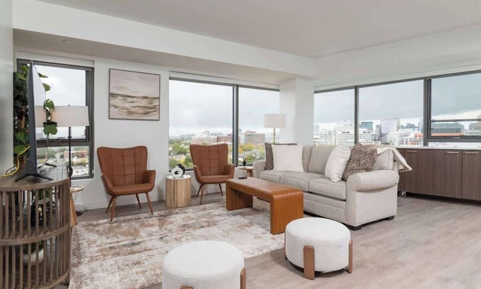 Central Square Apartment | Central Square 2BR Condo near Harvard & MIT Spacious Gym & Work