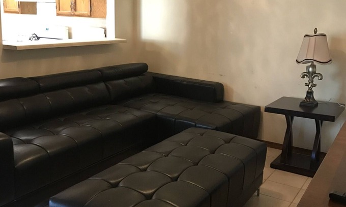 Eastern Division House | Centrally Located Cozy Guest House is close to Medical Center and Mexico Border