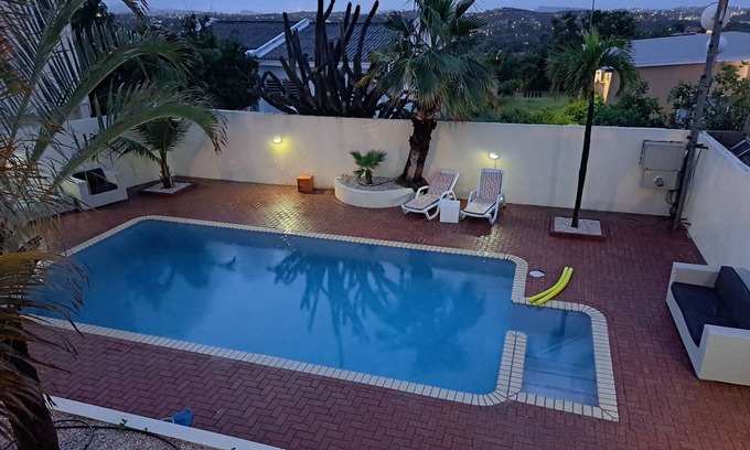 Rooi Catochi Apartment | Centrally located with pool, close to restaurants, beaches, supermarket and more