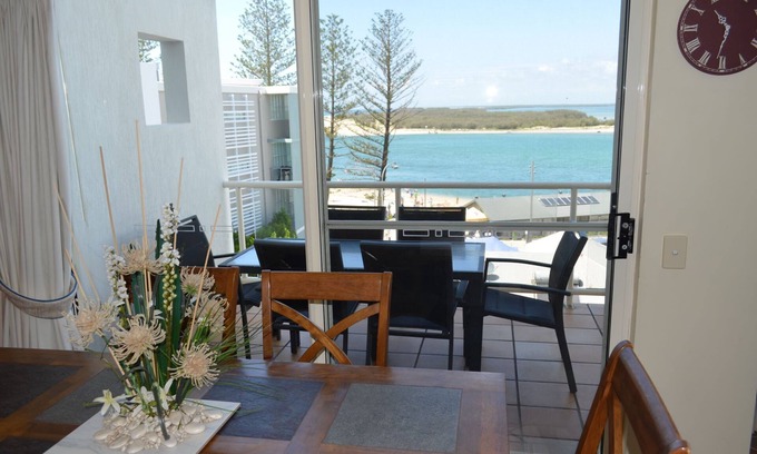 Caloundra Apartment | Cerulean Beachfront Apartment - Unit 15