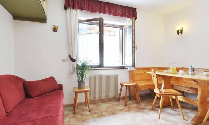 Alba Apartment | Cesa Fraines by Interhome