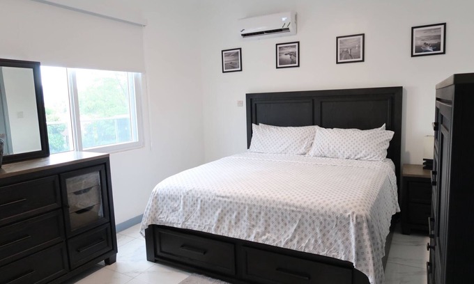 New Kingston Apartment | Château Apartment, Gated,24 Security. Event Allow