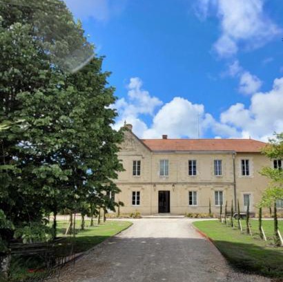 Queyrac Bed & Breakfast | Château Bernon Maison d Hotes - Piscine et SPA