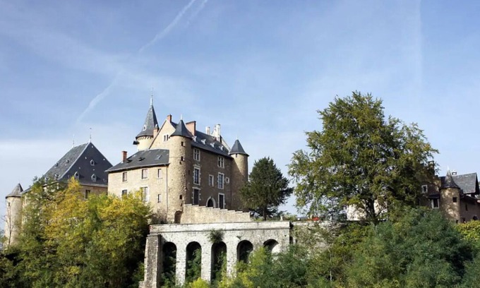 Uriage-les-Bains Apartment | Château d'Uriage - Duplex with private terrace