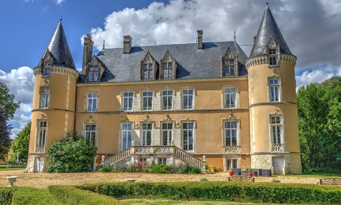Saint-Denis-sur-Huisne Bed & Breakfast | Château de Blavou