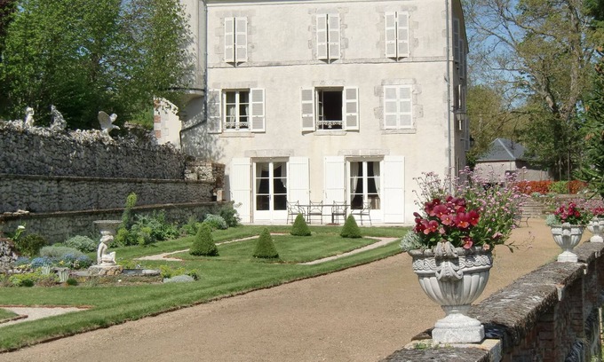 Tavers Bed & Breakfast | Château de Guignes
