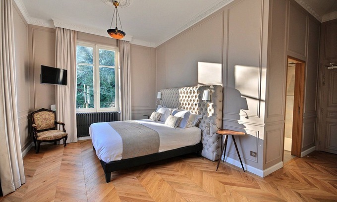 Putot-en-Auge Bed & Breakfast | Château de la Bribourdière- 8min Cabourg