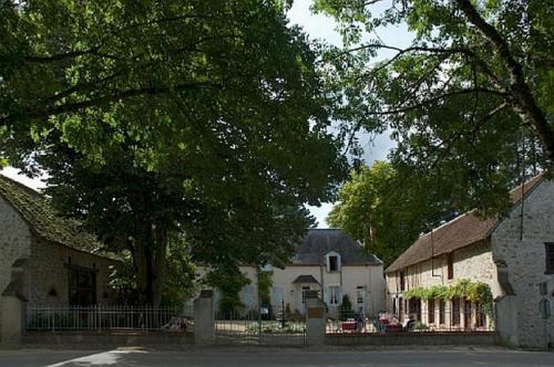 Theillay Bed & Breakfast | Château de la Frégeolière