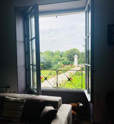 Allonnes Bed & Breakfast | Château de la Thibaudière - Chambre de la Reine