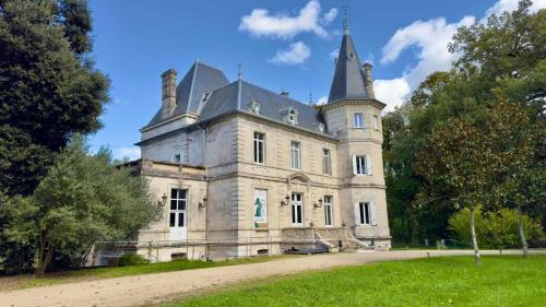 Layrac Apartment | Château de Lagravade - Appartement 2 chambres - 3eme étage