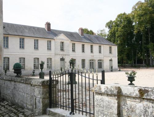 Maudetour-en-Vexin Bed & Breakfast | Château de Maudetour