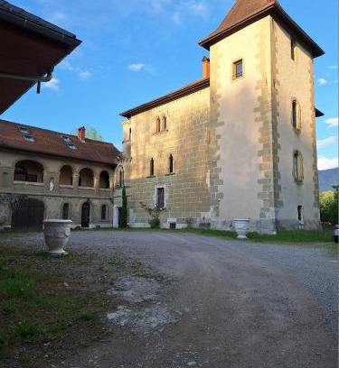 Alby-sur-Cheran Apartment | Château de Montpon - 8 pers - Family et Kids Friendly