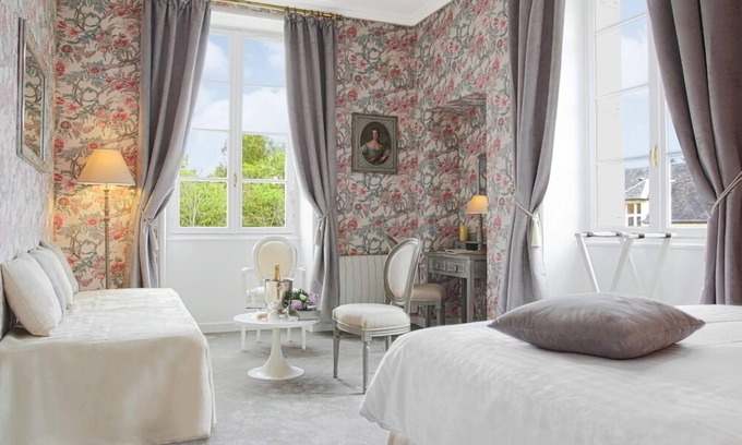 Montignac House | Château De Puy Robert