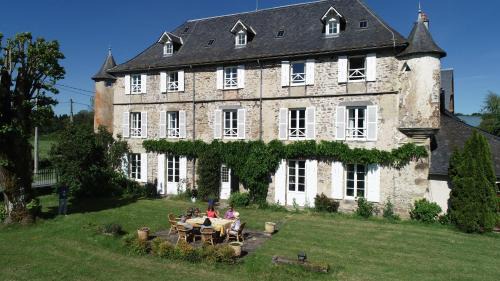 Savennes Bed & Breakfast | Château de Savennes - Caveau de sabrage