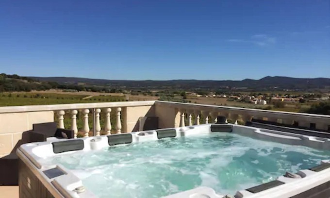 Saint-Jean-de-Fos Bed & Breakfast | Château de Valloubière