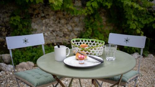 Saint-Just-Luzac Apartment | Château du XVIIe siècle - Piscine Pétanque & Barbecue