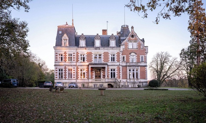 La Membrolle-sur-Choisille Hotel | Château de l'Aubrière