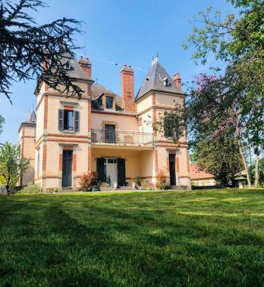 Neuilly-le-Real Bed & Breakfast | Château Ségot