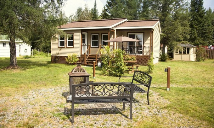 Sainte-Lucie-des-Laurentides House | Chalet Le Fer - Spa Privé et lac de Sable