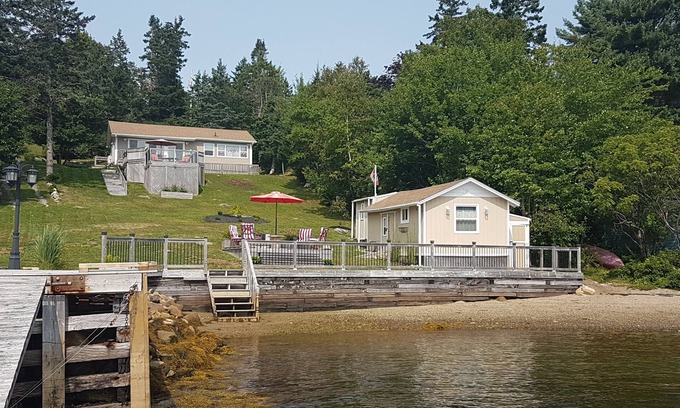 Masons Point Cottage | Charming 3-bedroom cottage in lovely Head Of St Margarets Bay with AC, WiFi