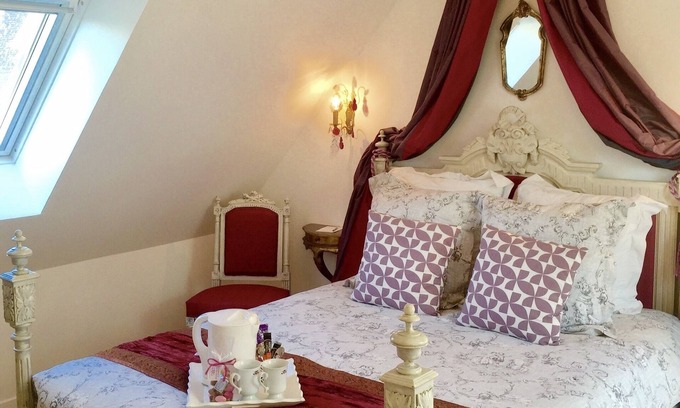 Elincourt-Sainte-Marguerite Bed & Breakfast | Chambre Emily: Maison Elincourt B&B/Chambres d'Hôtes and Spa + pdj + Spa