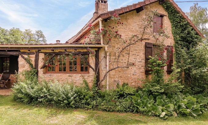 Les Eyzies Villa | Charming Estate Dordogne with Pool