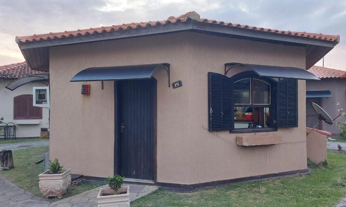 Rio das Ostras House | Chalé Pé na Areia em Rio das Ostras