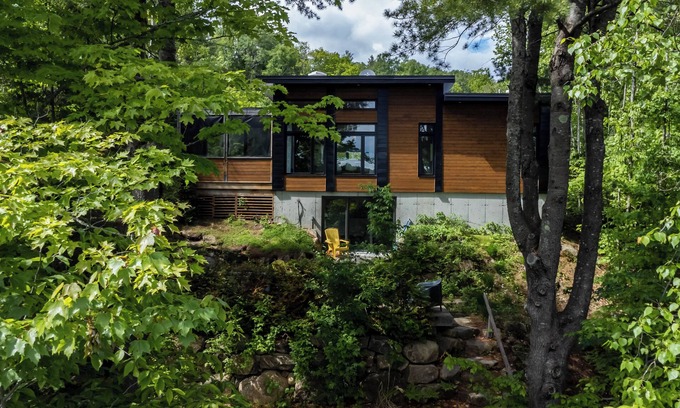 Sainte-Emelie-de-L'Energie Ski Chalet | Chalet Kabana Spa on Lake Beaudoin