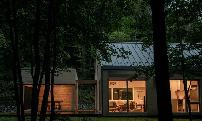 Sainte-Emelie-de-L'Energie House | Chalet Harmony | River Access | 4 Guests | Hot Tub