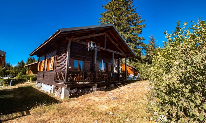 Saint-Laurent-en-Grandvaux Ski Chalet | Chalet du Bois Joli - Two Bedroom Chalet, Sleeps 6