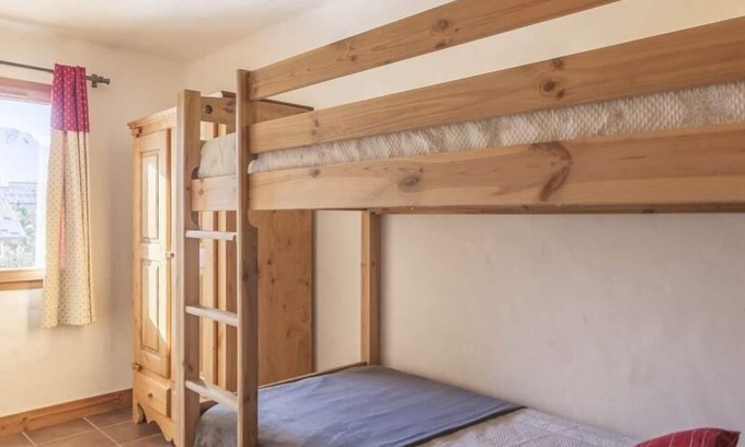 Saint-Marcel Ski Chalet | Chalet, wifi, fitness, sauna, balcony, fireplace or stove, parking, tv, ski locker, 130m²