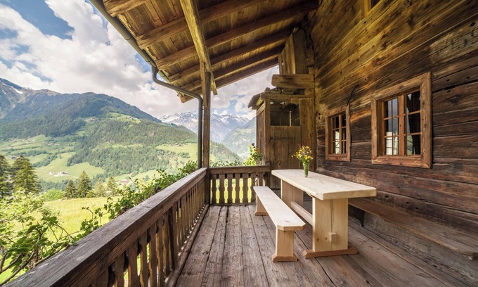 San Leonardo in Passiria Ski Chalet | Chalet "Schnitzers Ferienheisl" with Mountain View, Garden & Wi-Fi