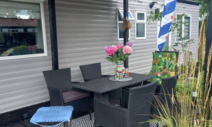 Grou House | Chalet 107 auf Kleiner Insel Wassernah Kinderfreundlich Gemütlich