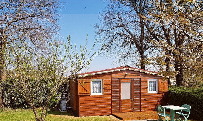 Chauve Ski Chalet | CHALET 2 people in market town near the seaside.
