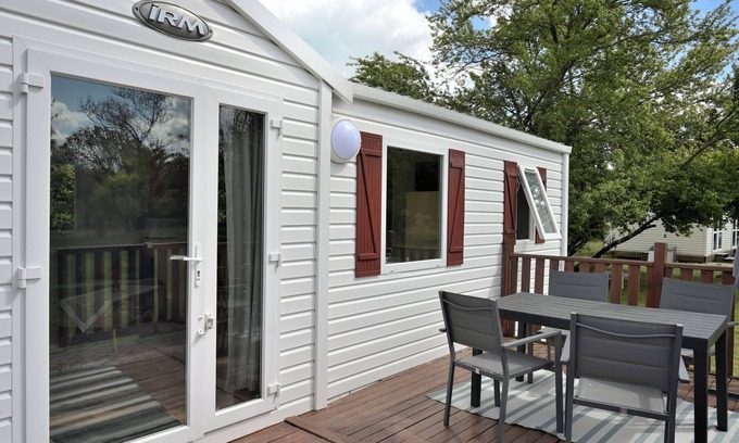 Salies-du-Salat House | 'Chalet 2' with Mountain View, Wi-Fi and Air Conditioning