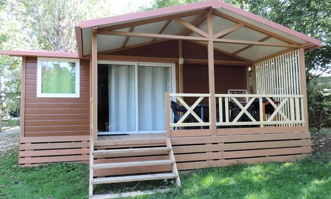 Saint-Paul-de-Vezelin Ski Chalet | Chalet 32 m2/3 Schlafzimmer - überdachte Terrace 12 m2 TV 6 Personen