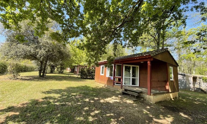 Sainte-Nathalene Ski Chalet | Chalet 4 étoiles - Piscine - ef0iib