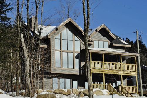 Stoneham Ski Chalet | Chalet 42 Chemin Blanc by Les Chalets Alpins