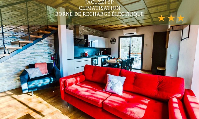 Saint-Pierre-d'Albigny Ski Chalet | Chalet 'Au Pied De L'arcluse' with Mountain View, Wi-Fi and Air Conditioning