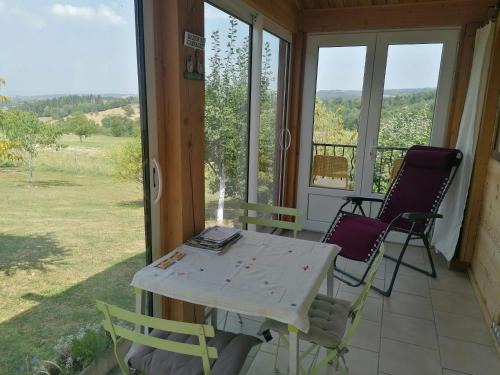 Egliseneuve-des-Liards Ski Chalet | Chalet accueillant à Égliseneuve-des-Liards avec jardin