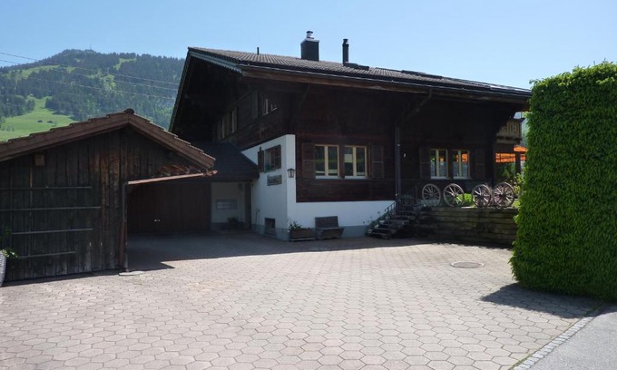 Saanen Apartment | Chalet Aebnetbode